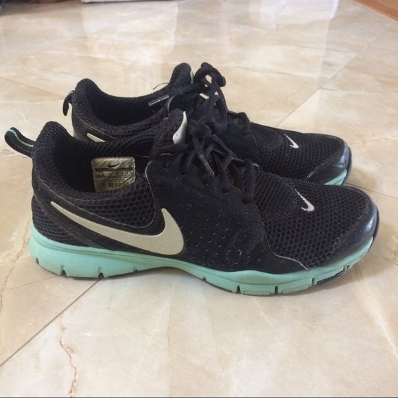 Nike Running Shoes - Picture 2 of 4